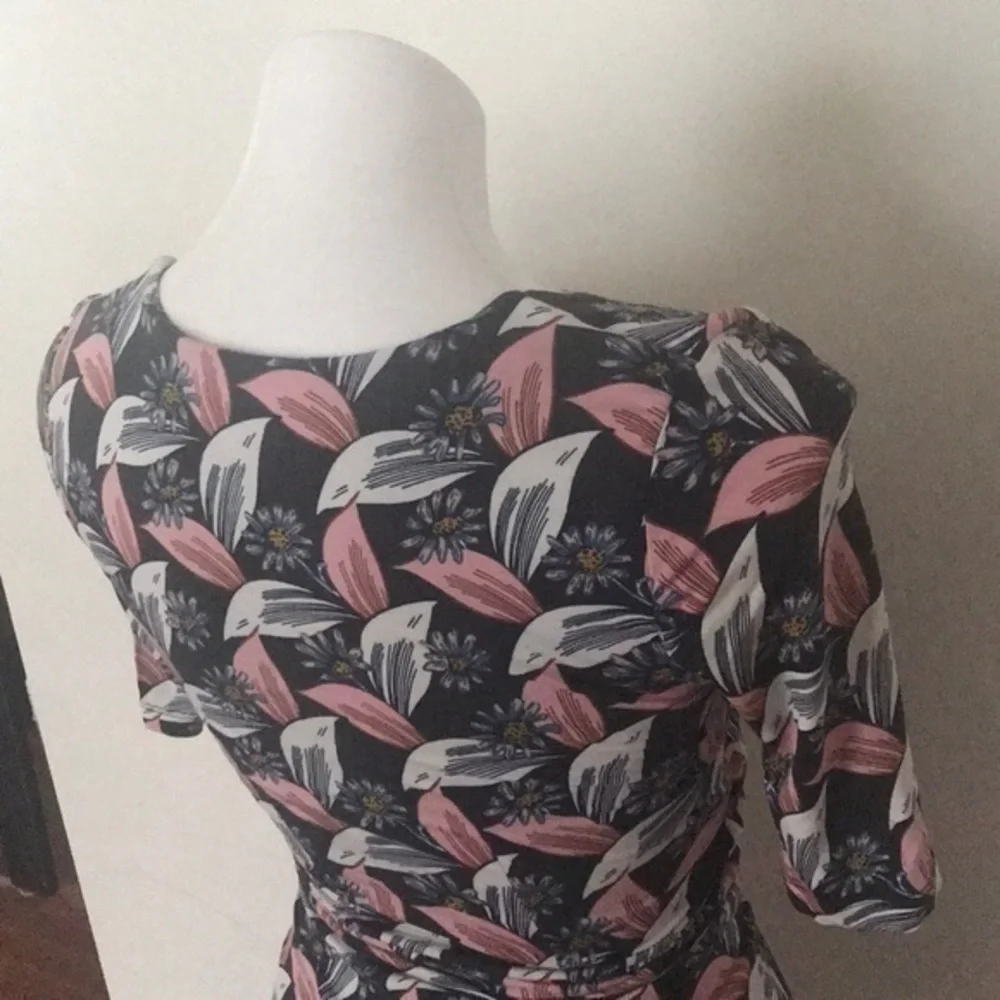 Boden form fitting dress size 2R UK 6R